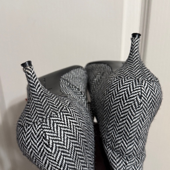 💙💖 Tabitha Simmons Quin Herringbone Ankle Booties - Picture 6 of 7